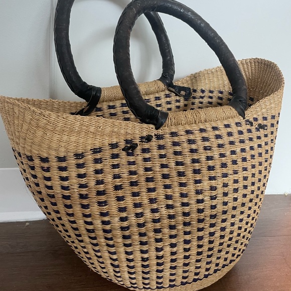 Hand woven artisan basket bag (large) - Picture 2 of 3